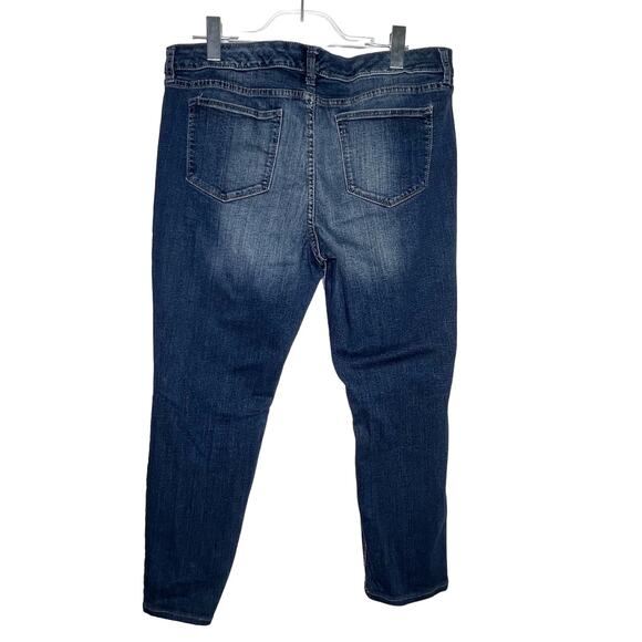 A.N.A. A New Approach Petite Cropped Skinny Denim Jean Medium Wash Blue Size 33 - Picture 2 of 9